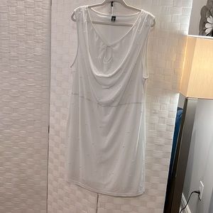 Stretchy white dress with silver shimmer and pearl details